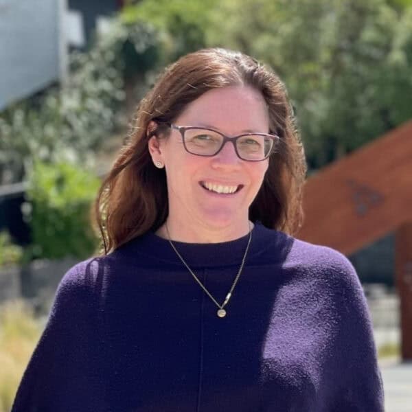 Dr Julia Becker